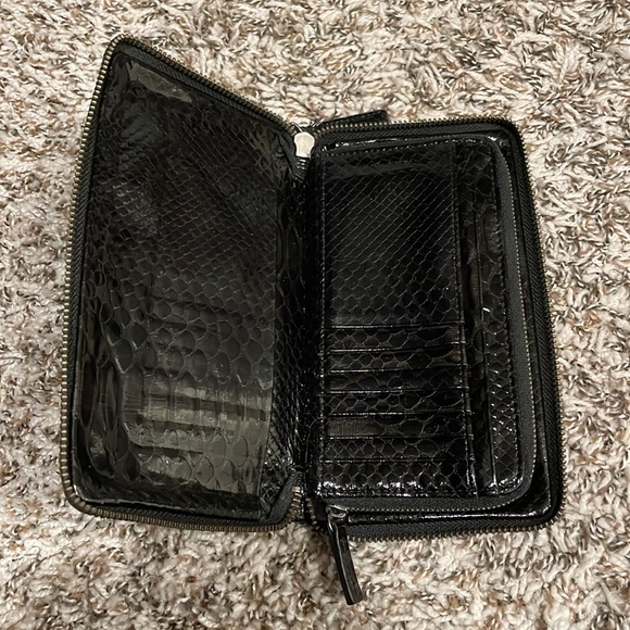 Kenneth Cole Wallet!! - Picture 8 of 14